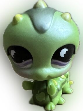 🔴Hasbro Littlest Pet Shop Caterpillar #829 Generation 2 (G2) Collectible
